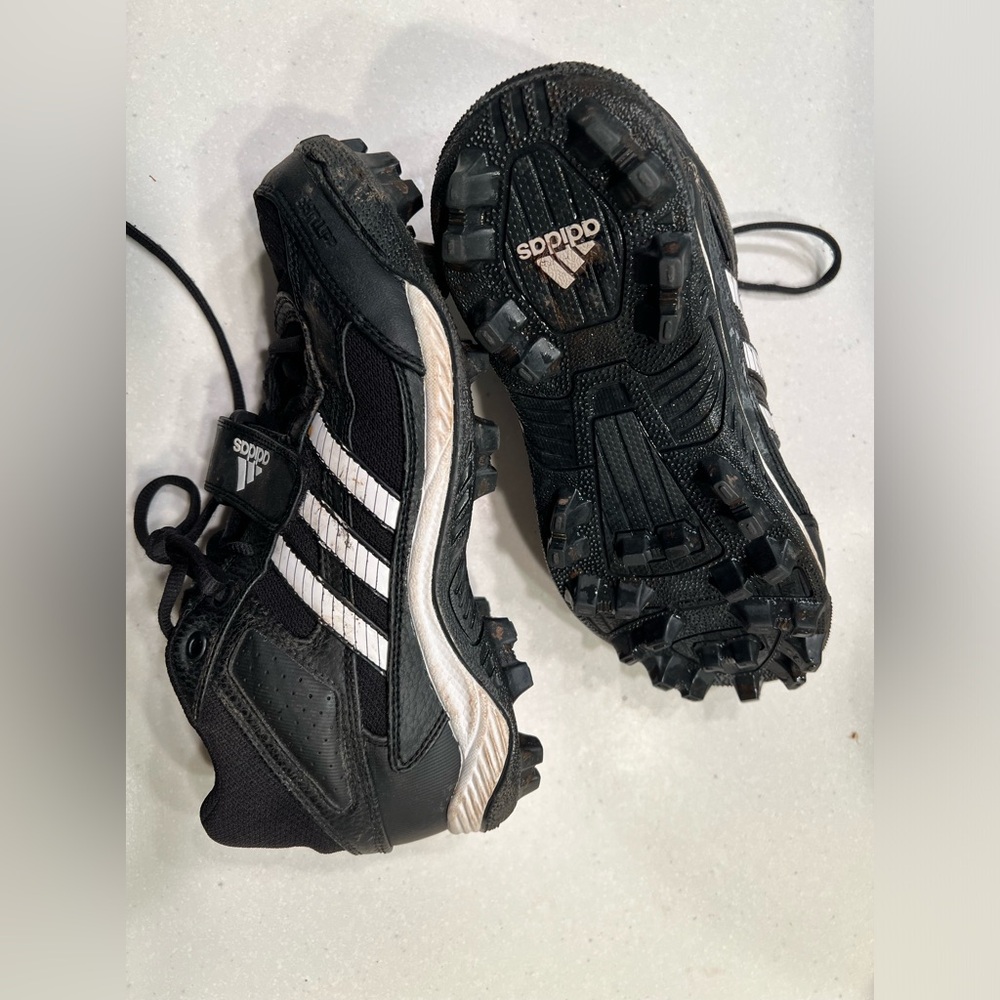 Like new ADIDIAS football cleats, worn once Sz 7.5